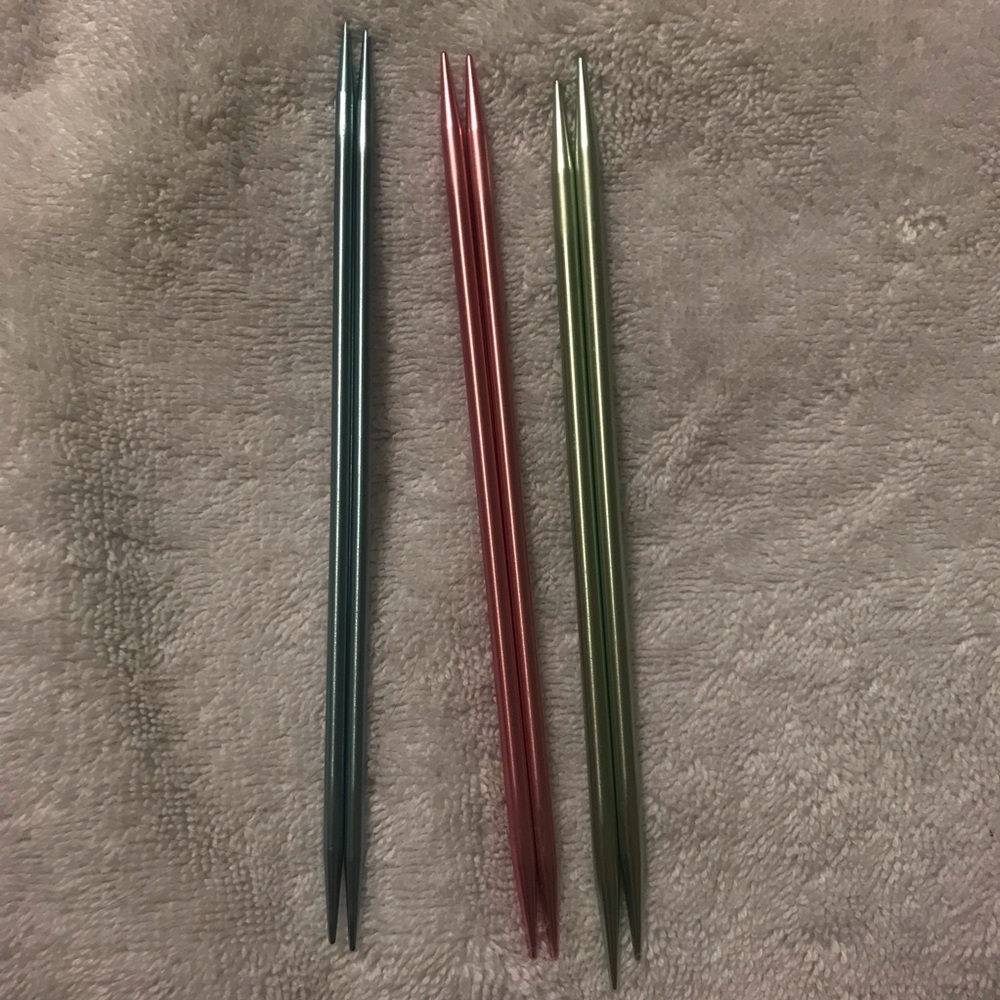 Bundle of Knitting Needles (various sizes)
